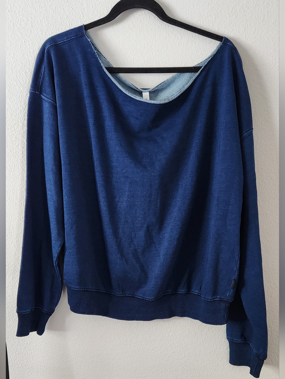 Fabletics Sweatshirt New! - Picture 9 of 10